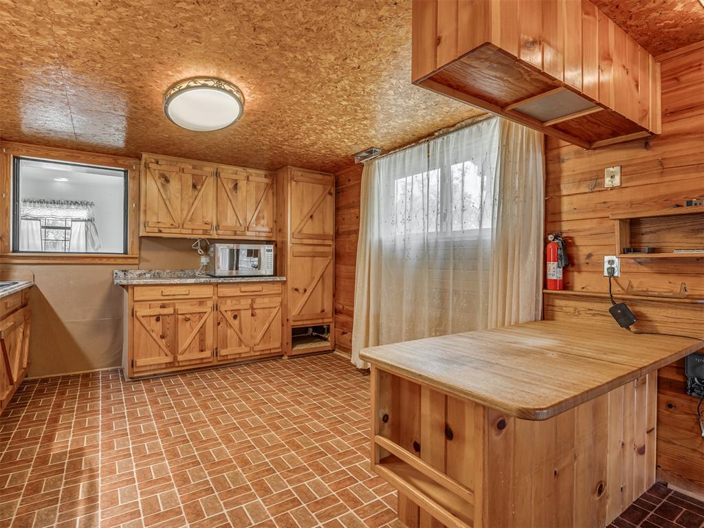 1901 His Way Property Photo 15