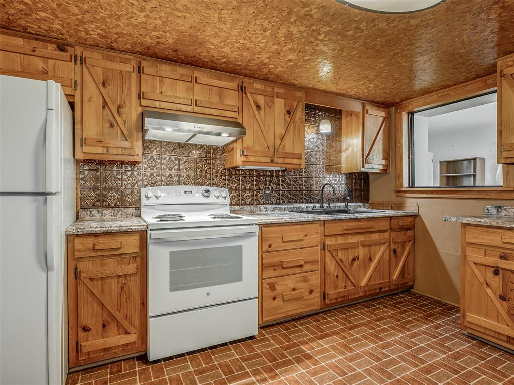 1901 His Way Property Photo 16