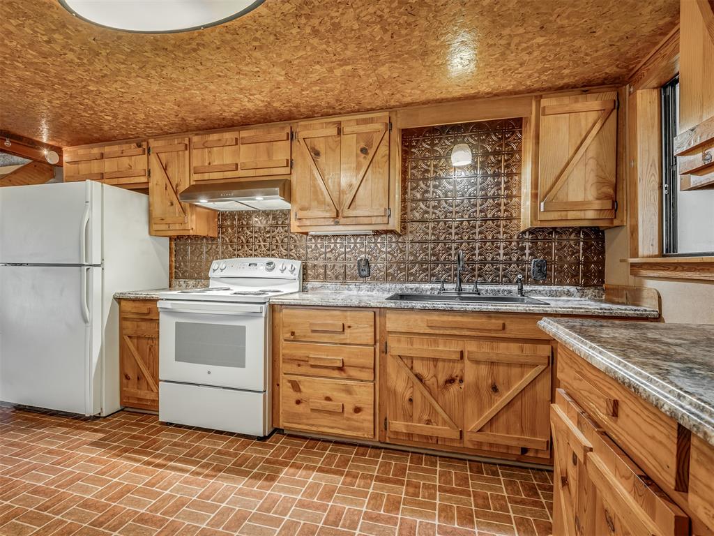 1901 His Way Property Photo 19
