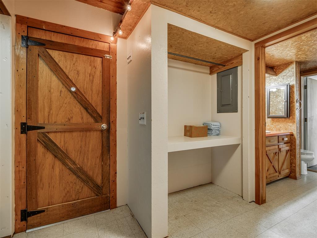 1901 His Way Property Photo 37