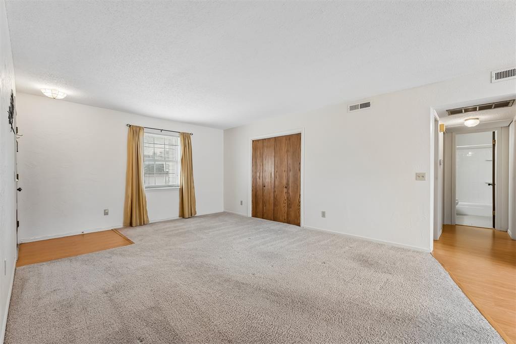 11419 N May Avenue B Property Photo 5