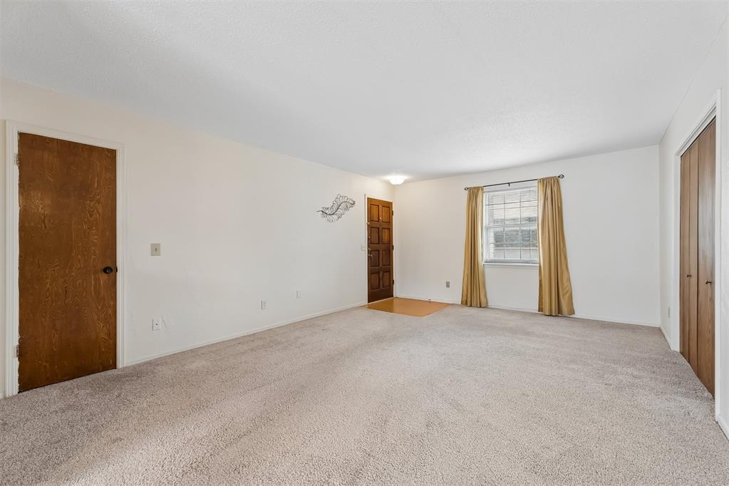 11419 N May Avenue B Property Photo 6