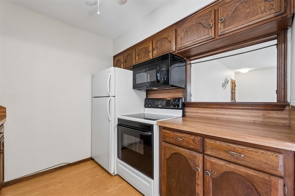 11419 N May Avenue B Property Photo 11