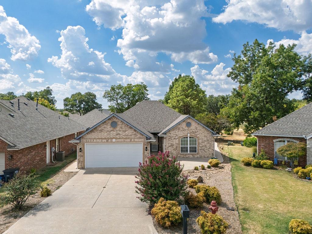 1714 Bridlewood Court Property Photo 3