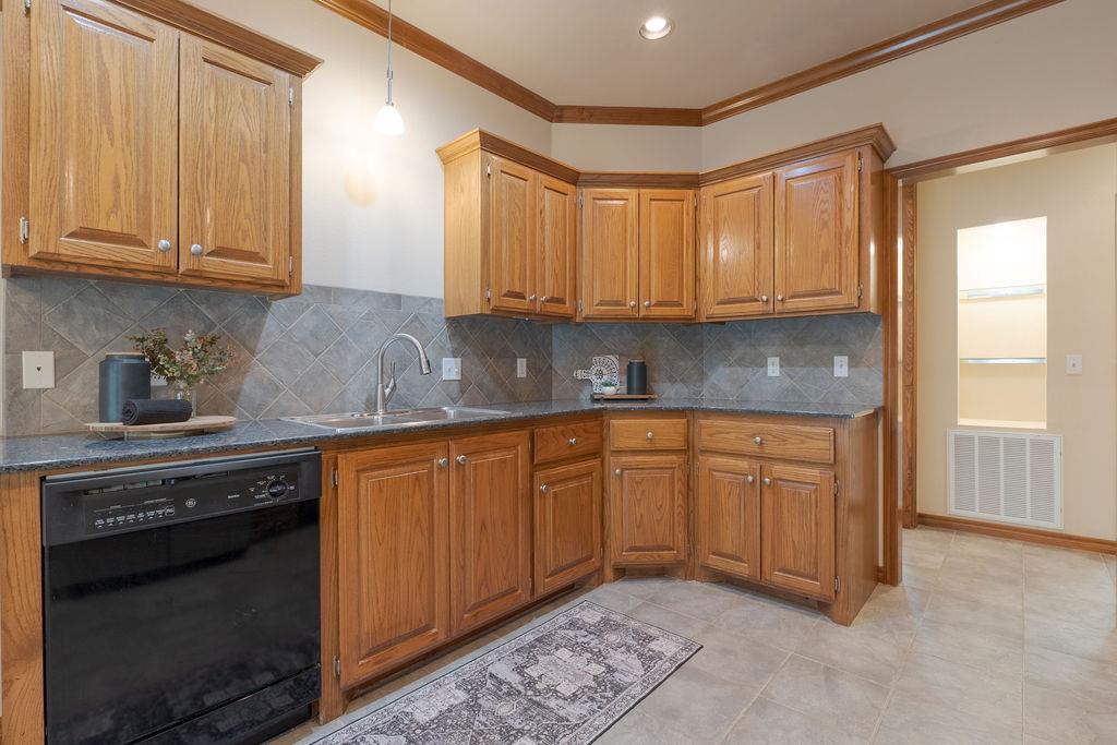 1714 Bridlewood Court Property Photo 21