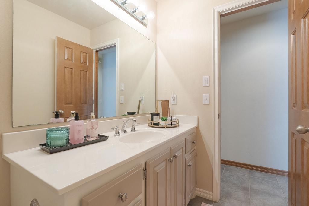 1714 Bridlewood Court Property Photo 32