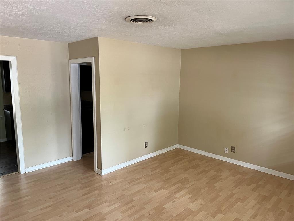 1519 S Windsor Way Property Photo 3