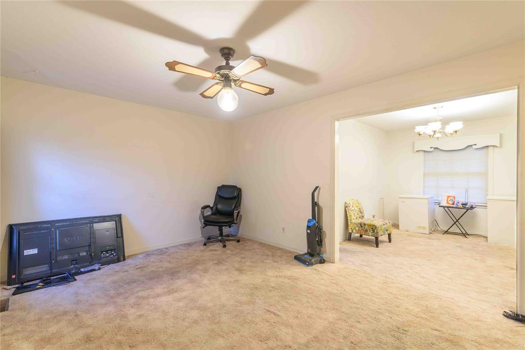 308 W Mimosa Drive Property Photo 3