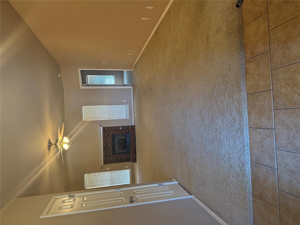 400 S Castle Ridge Lane Property Photo 3