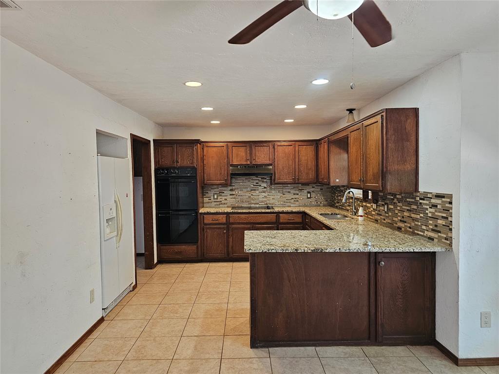 9811 Brush Creek Road Property Photo 4