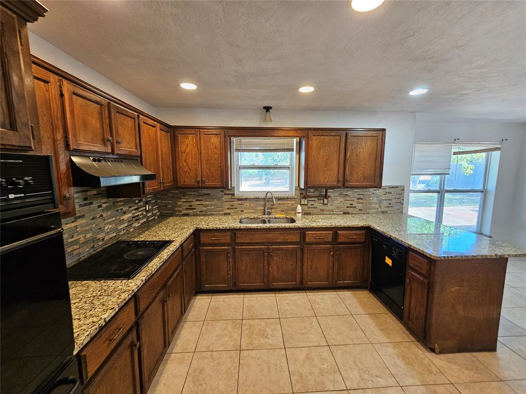 9811 Brush Creek Road Property Photo 5