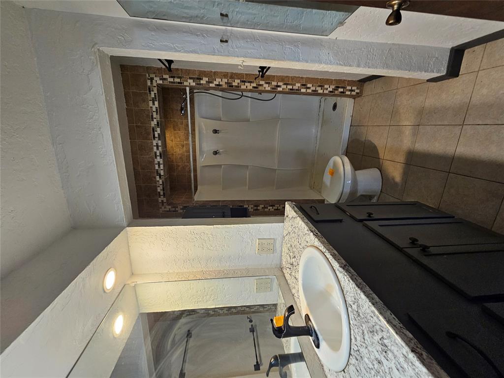9811 Brush Creek Road Property Photo 12