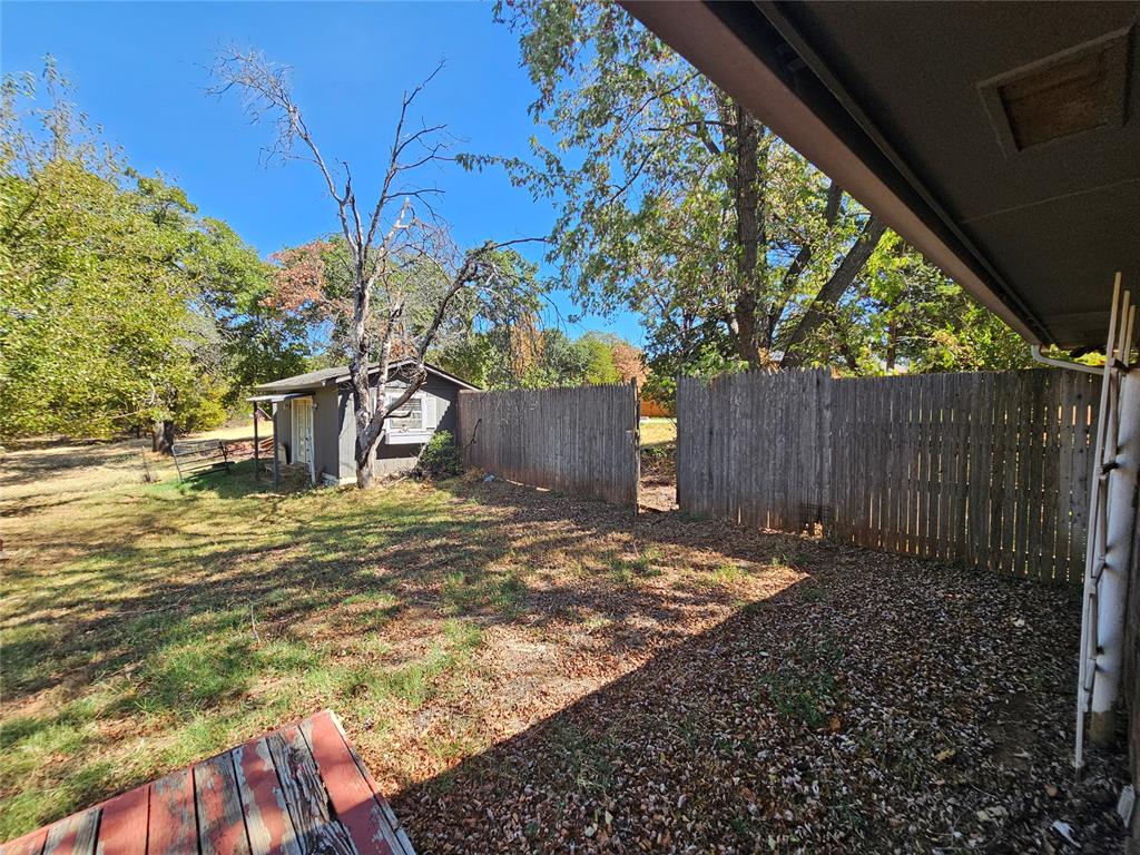 9811 Brush Creek Road Property Photo 14