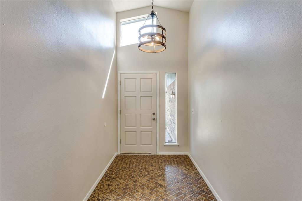 4901 Washington Square Property Photo 3