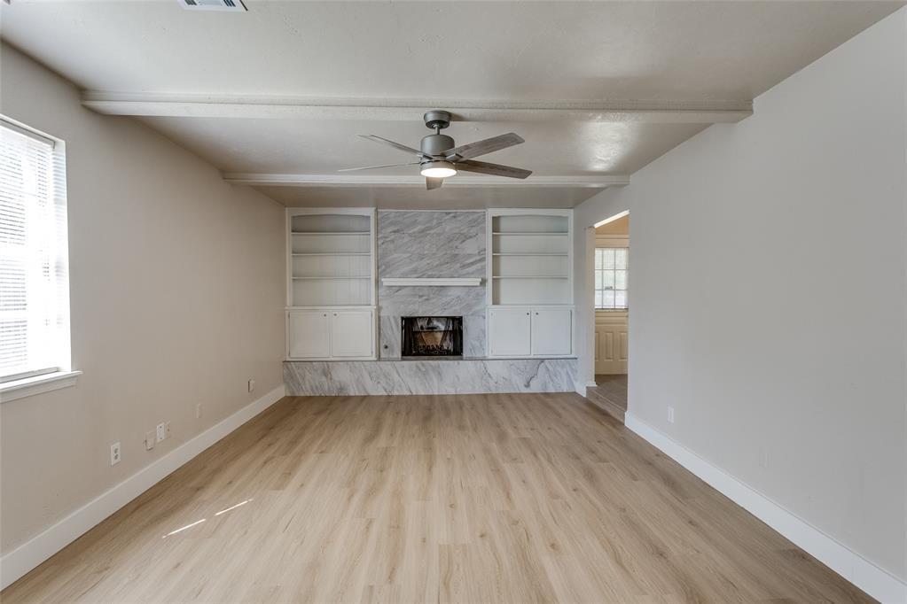 4901 Washington Square Property Photo 4
