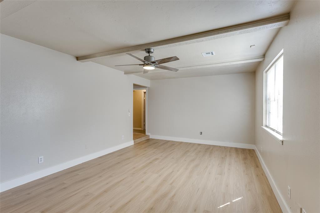 4901 Washington Square Property Photo 7