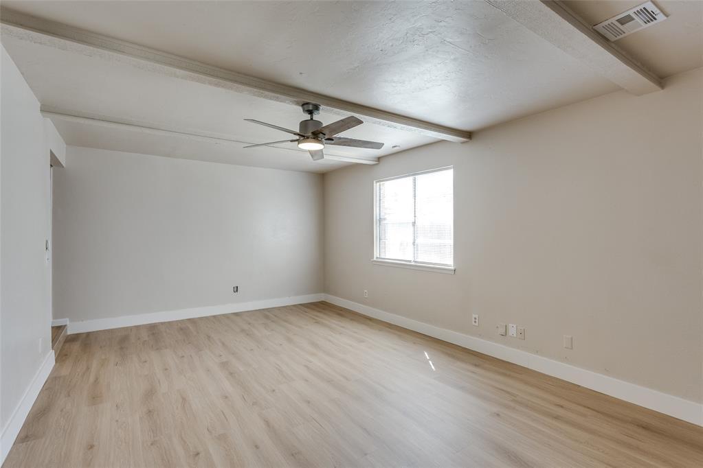 4901 Washington Square Property Photo 8