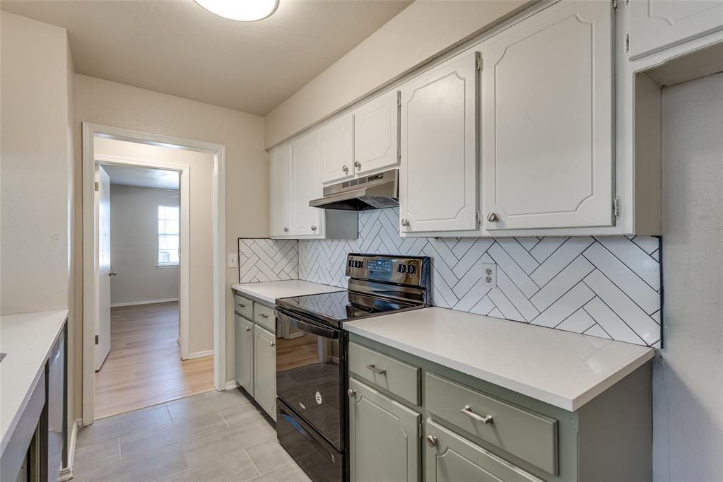 4901 Washington Square Property Photo 12