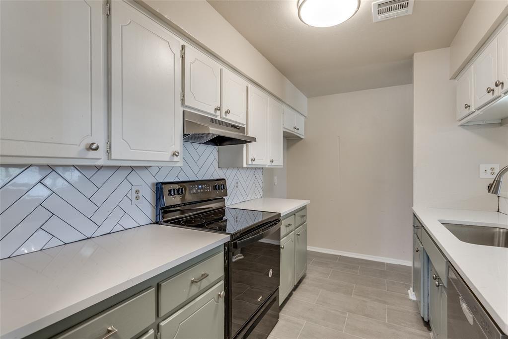 4901 Washington Square Property Photo 15
