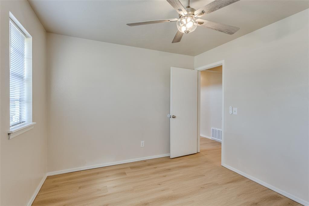 4901 Washington Square Property Photo 19