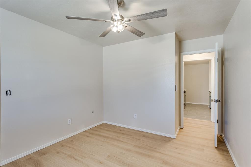4901 Washington Square Property Photo 21