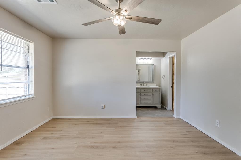 4901 Washington Square Property Photo 26