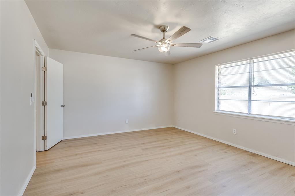4901 Washington Square Property Photo 29