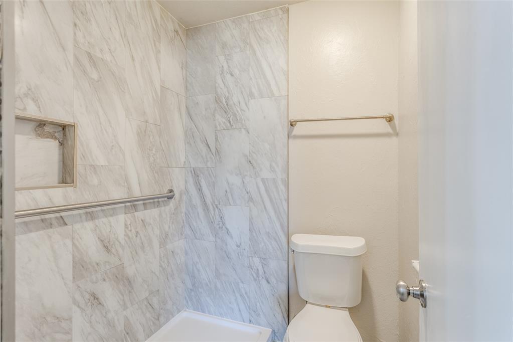 4901 Washington Square Property Photo 32