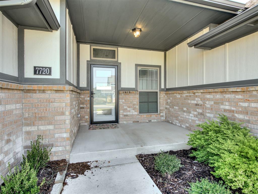 7720 Woods Edge Way Property Photo 4