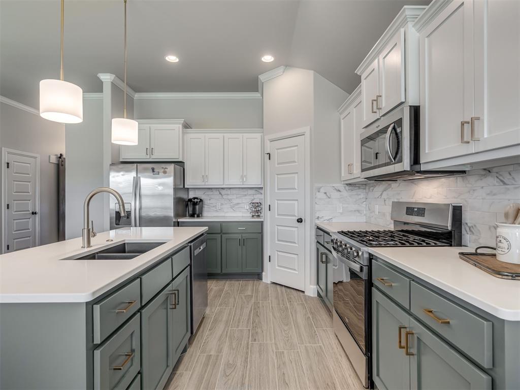 7720 Woods Edge Way Property Photo 14