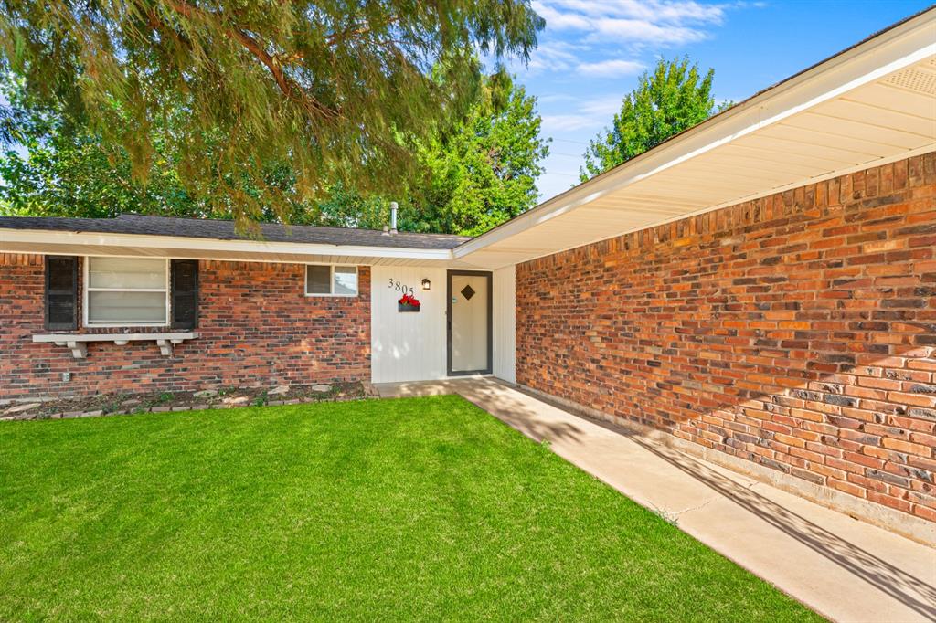 3805 N Eagle Lane Property Photo 3