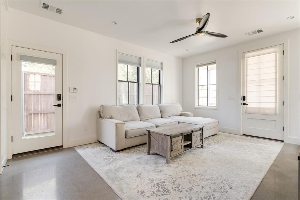 1805 Oso Avenue Property Photo 8