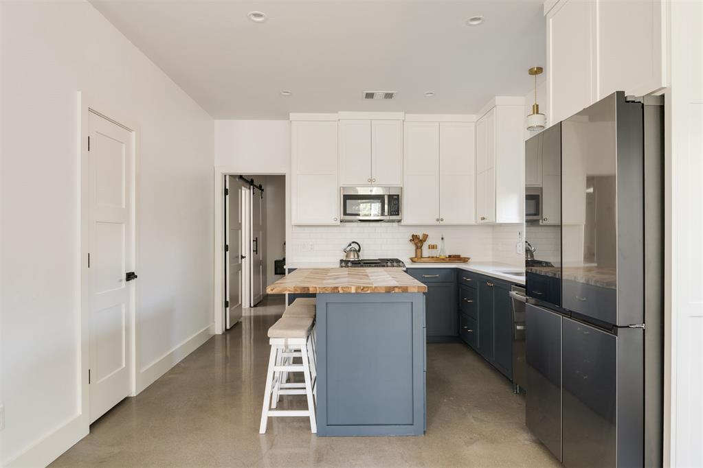 1805 Oso Avenue Property Photo 10