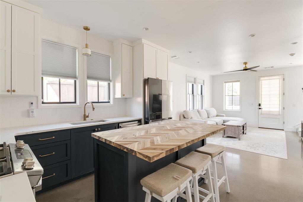 1805 Oso Avenue Property Photo 11