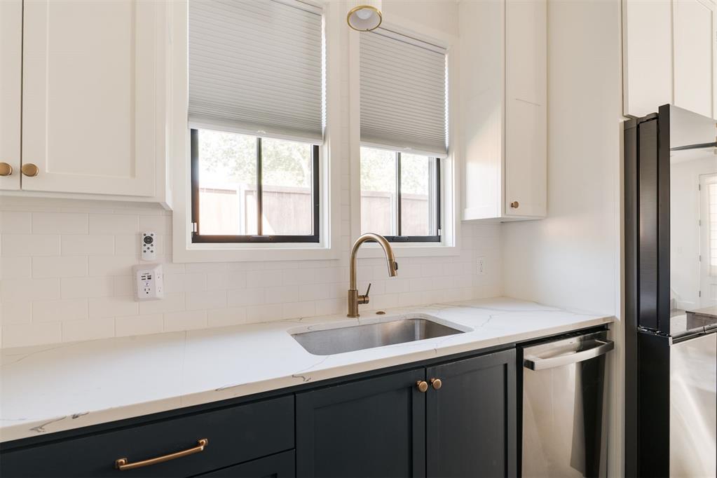 1805 Oso Avenue Property Photo 12