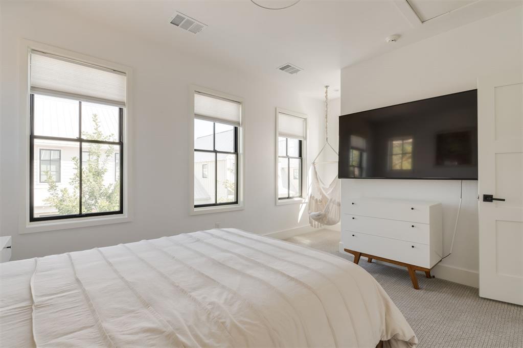 1805 Oso Avenue Property Photo 27