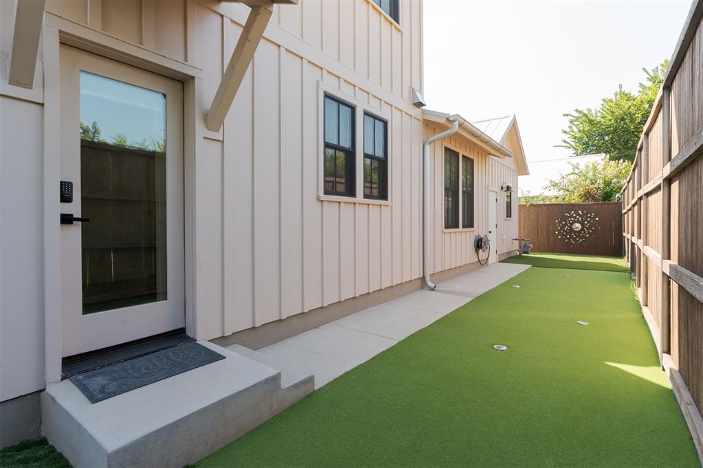 1805 Oso Avenue Property Photo 32