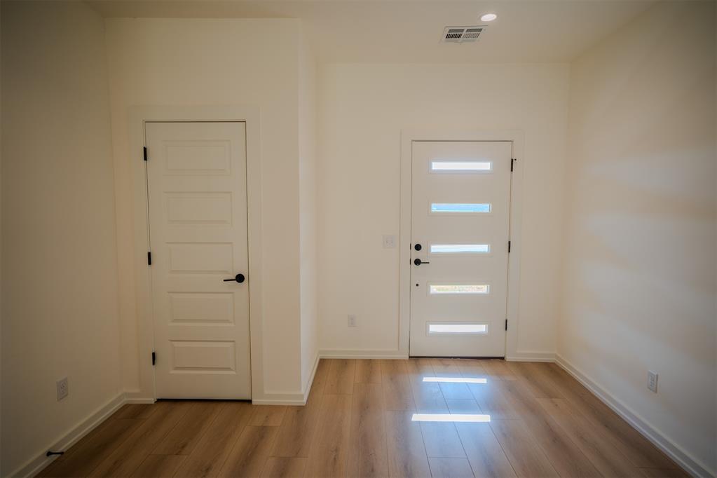 1907 Kalidy Drive Property Photo 3