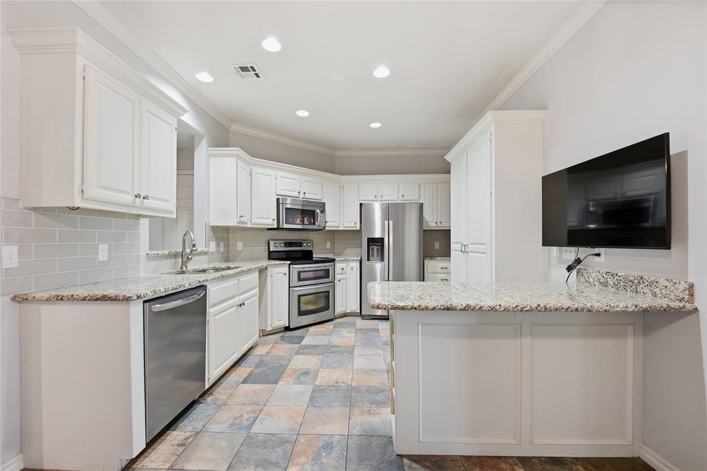 11900 Barrywood Drive Property Photo 11