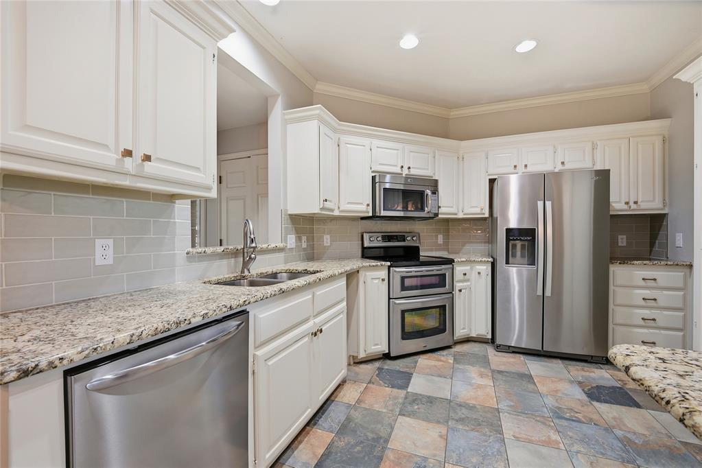 11900 Barrywood Drive Property Photo 12