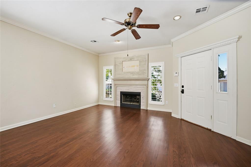 11912 Barrywood Drive Property Photo 7