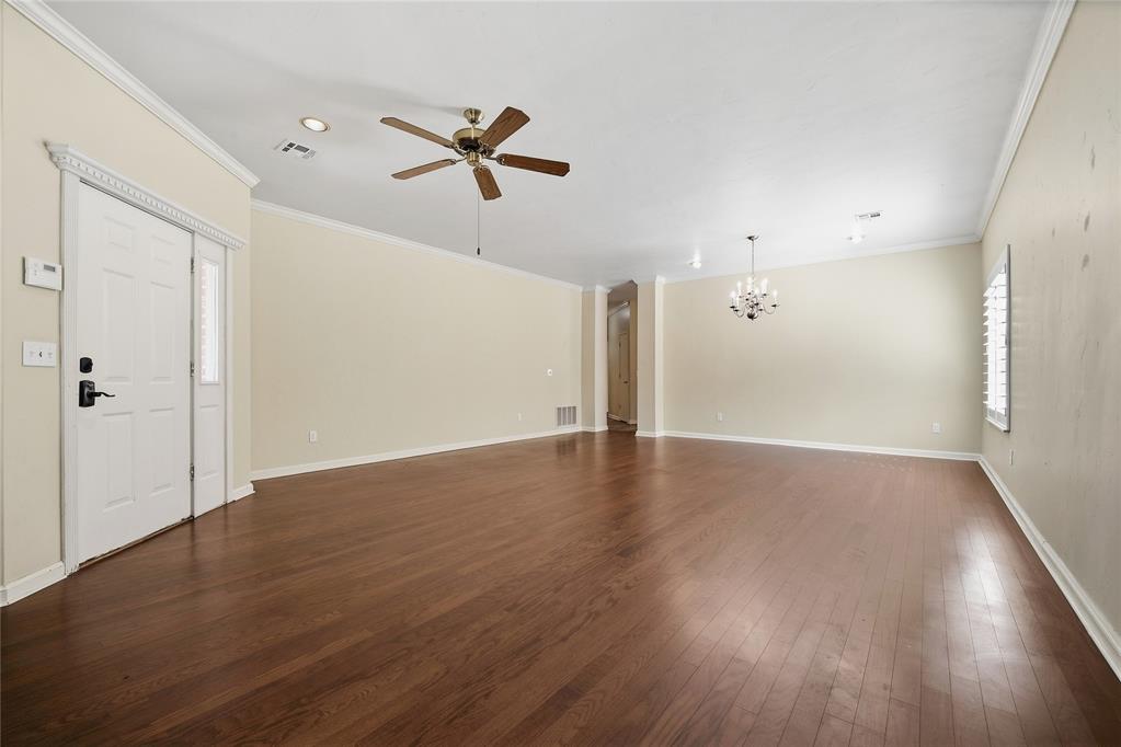 11912 Barrywood Drive Property Photo 8