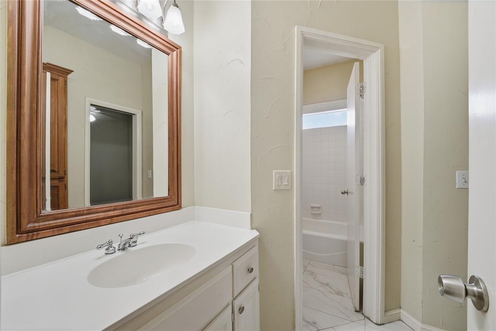 11912 Barrywood Drive Property Photo 17