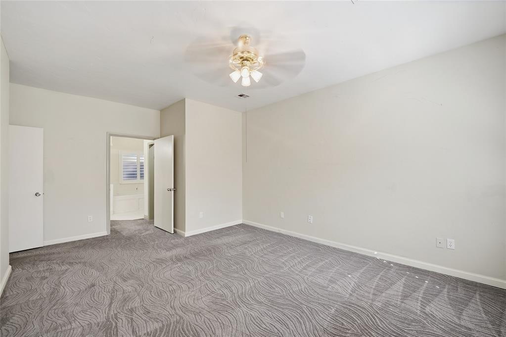 11912 Barrywood Drive Property Photo 22