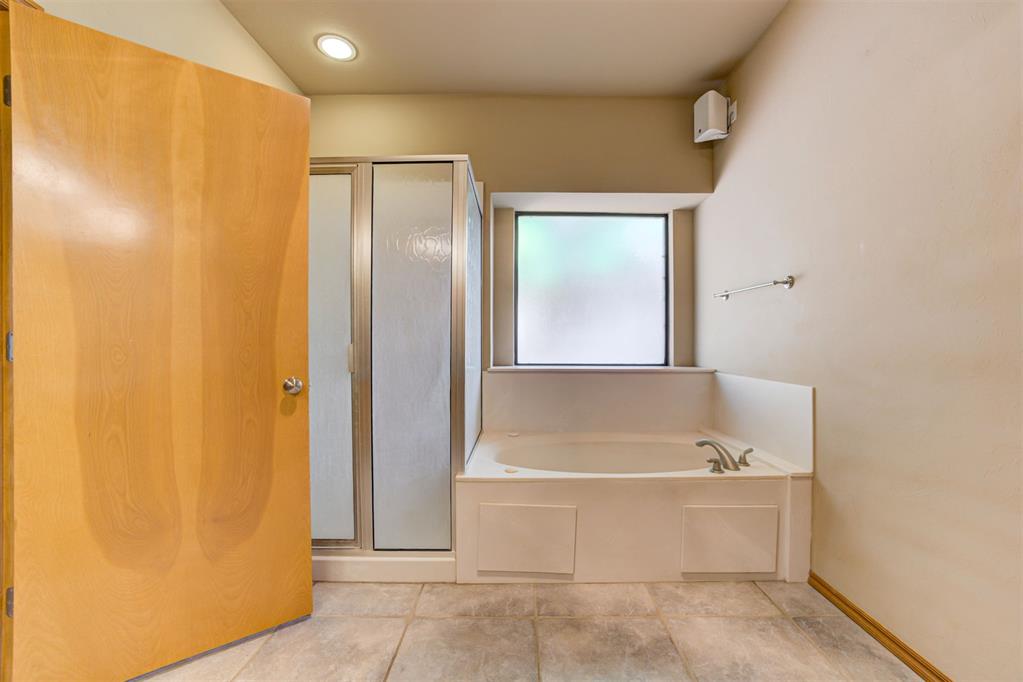 1772 Lake Shadows Court Property Photo 23