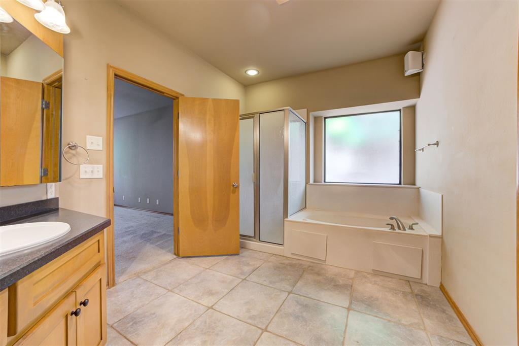 1772 Lake Shadows Court Property Photo 24