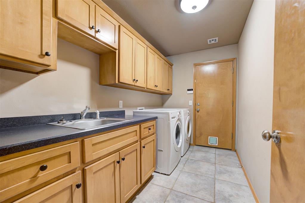 1772 Lake Shadows Court Property Photo 36