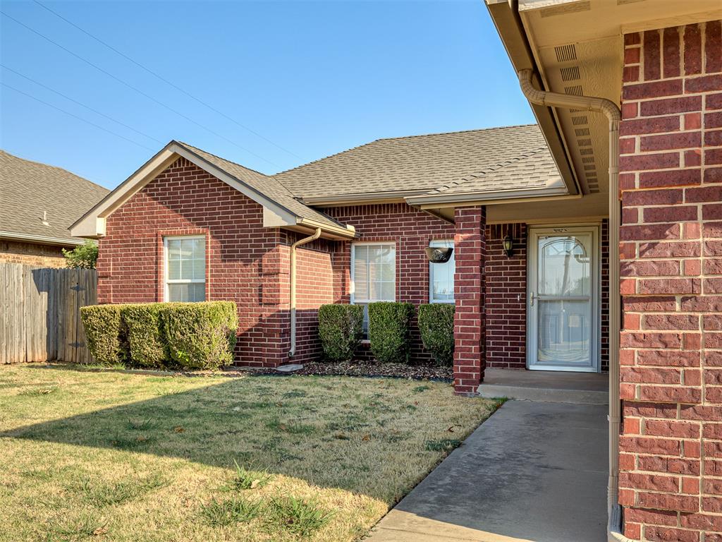 4303 Se 57th Street Property Photo 2