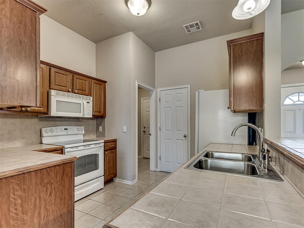 4303 Se 57th Street Property Photo 13