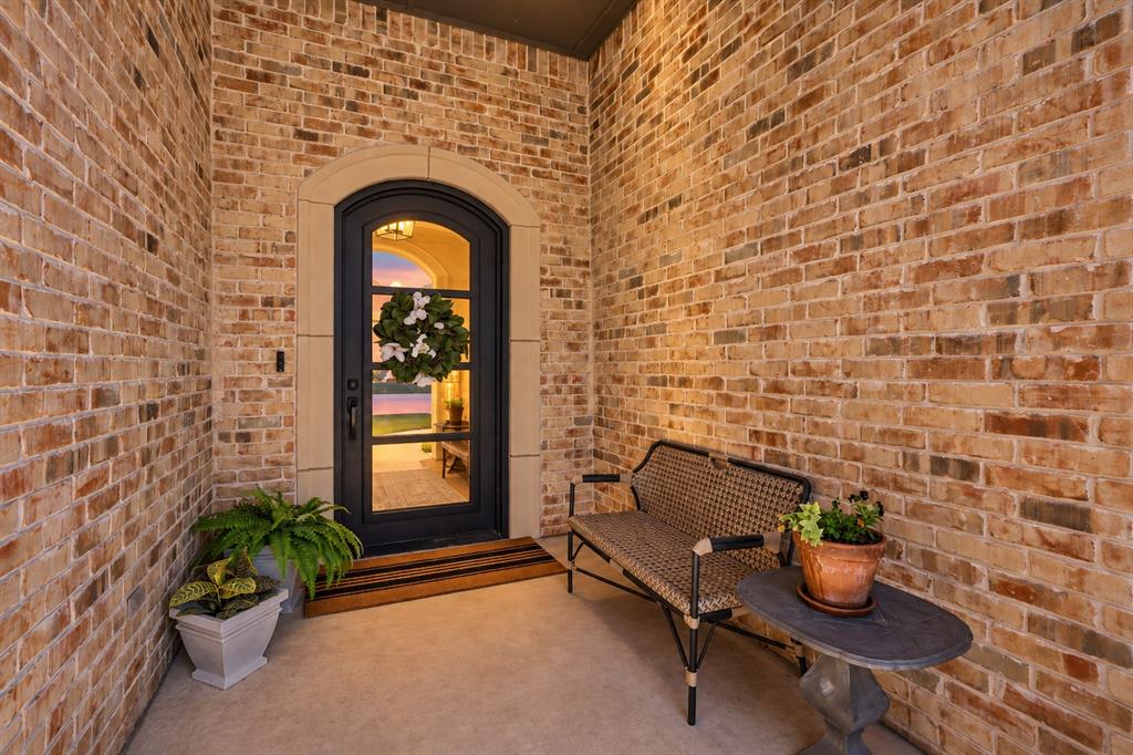 2101 Wiregrass Drive Property Photo 2